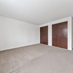 Large bedroom in apartment rentals