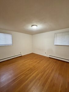 Bedroom in apartment for rent